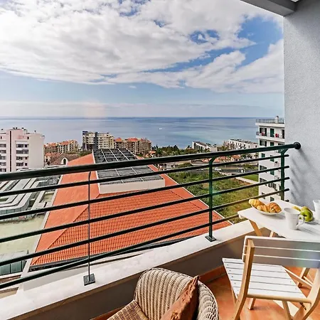 Ajuda Iii By An Island