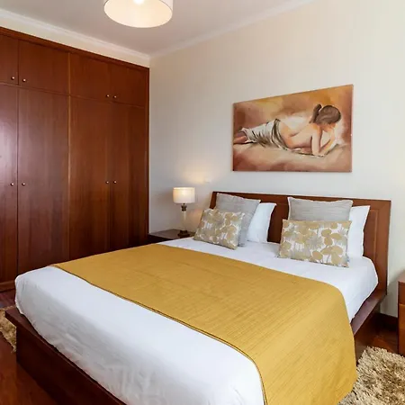 Ajuda Iii By An Island *