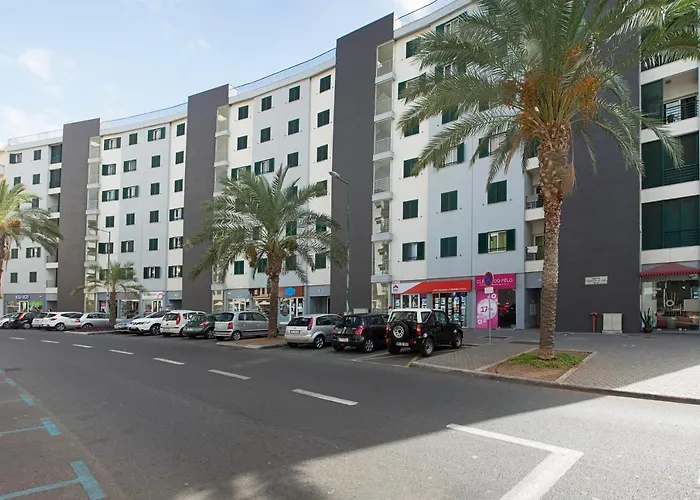 Ajuda Iii By An Island Apartment Funchal (Madeira)